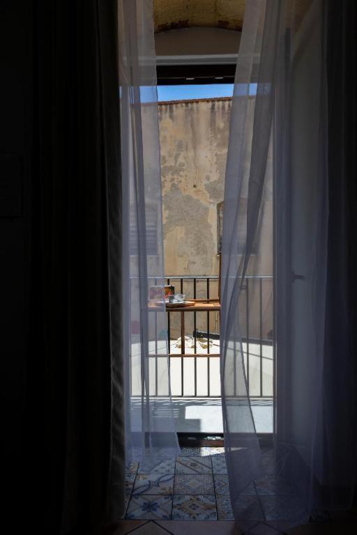 La Piazzetta Apartment เชฟาลู ภายนอก รูปภาพ