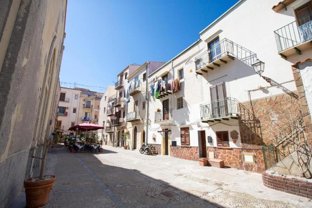 La Piazzetta Apartment เชฟาลู ภายนอก รูปภาพ